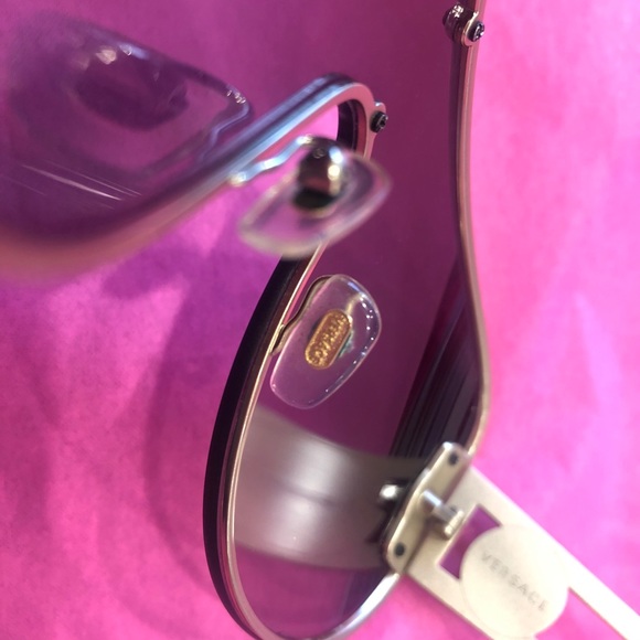 Vintage Versace sunglasses - Picture 5 of 8